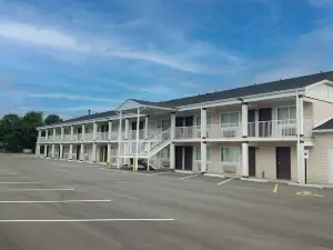 Days Inn by Wyndham Troy IL