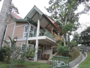 Hotel Deli River and Restaurant Omlandia