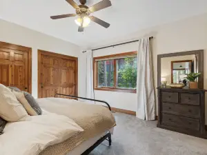 New! Big Mountain Basecamp, 4 Bed / 3 Bath w/ Private Hot Tub & Great Fire Pit!
