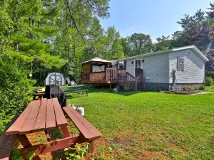 Private Dock and Fire Pit Near Lake Bomoseen - Charming Retreat