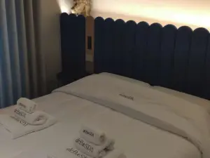 데B&SPA