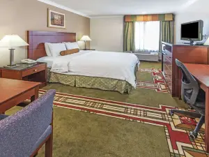 Howard Johnson by Wyndham Pasadena