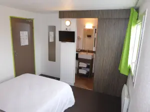 舒適布盧瓦維勒巴魯飯店