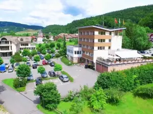 HÔTEL de Ville - la Baie du Lac