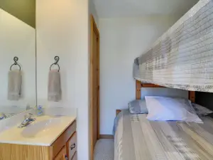 Schuss Mountain Resort Condo Steps to Golf!