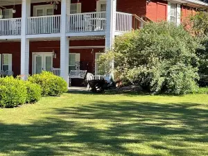 Hank Williams hang out