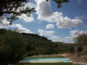 科米爾鄉村風酒店