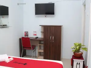 RedDoorz Syariah near Suncity Mall Madiun