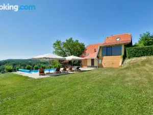 Stunning Home in Bedenica with 3 Bedrooms, Sauna and Wifi