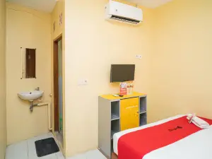 RedDoorz Syariah Near Suramadu