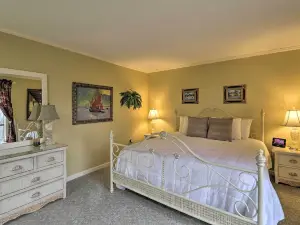 Condo w/ Balcony in Fairfield Bay: Near Marina