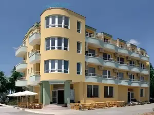 Family Hotel Lazuren Briag