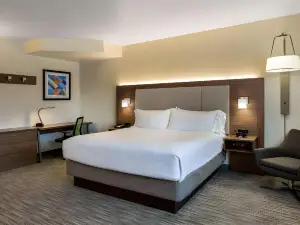 Holiday Inn Express & Suites Oroville Lake