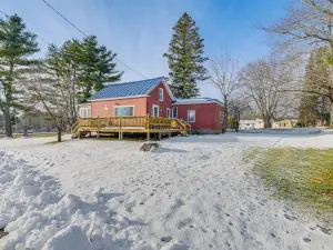 Close to Dtwn Bangor: Inviting Maine Home