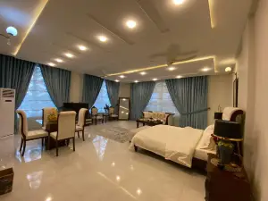 AR RAZZAQ RESORTS & FARMHOUSE