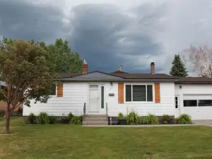 Cute and Clean House. Family Friendly!