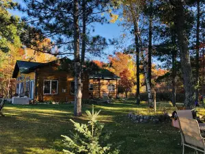 Nisswa! Privacy! Stunning sunsets! Cabin on Loon Lake!