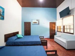 503 Casa Hostal