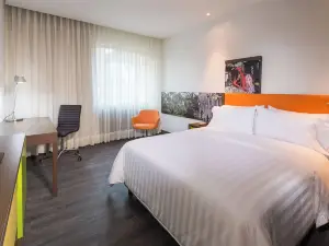 Hampton Inn by Hilton Cali