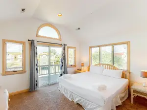 Terrific Dog-Friendly Soundside Home w/ a Private Pool, Hot Tub, & Beach Access