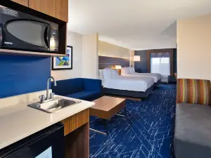Holiday Inn Express & Suites Auburn Hills