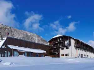 Hôtel Club le Risoux