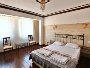 Bozcaada Fahri Hotel