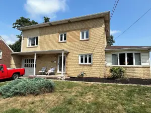 Charming 3-bedroom house with AC and WiFi in a very convenient location