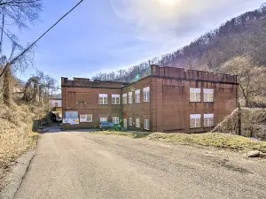 Unique 'Old Schoolhouse Atv Retreat' in WV!