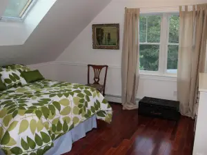 Water View Decks and Spacious Living - Stunning Hilltop Sanctuary