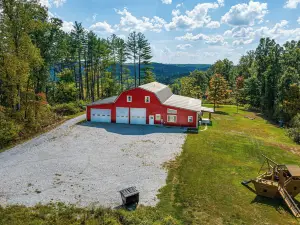 Eagle Crest Lodge - Large Group Getaway!