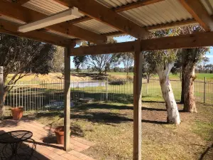 Kendenup Cottages and Lodge