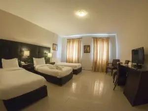 La Maison Hotel