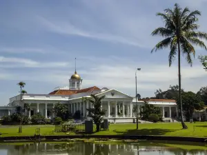 RedDoorz Near Istana Bogor