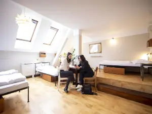 Sir Toby's Hostel