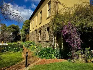 Bindley House B&B Cottage