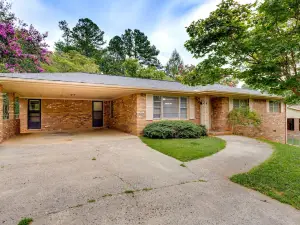 Sugar Hill Vacation Rental ~ 5 Mi to Lake Lanier