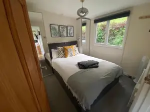 27 Sea Valley Chalet