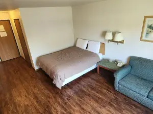 Plymouth Inn