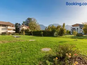 Grand studio bord du lac