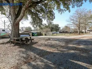 Spacious Home with Waterfront View-Welcome Pets