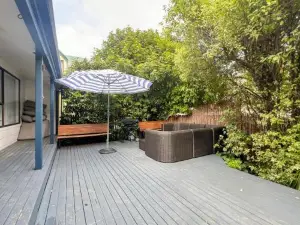 6 Beds 2 Bathrooms Private Holiday Home