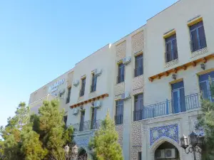 Dunyo Palace
