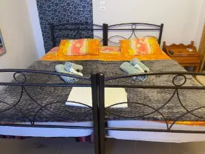 Pislis Rooms