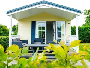 Chalet with Veranda Near Drunense Dunes