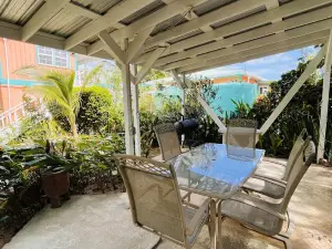 Coral Cove Inn