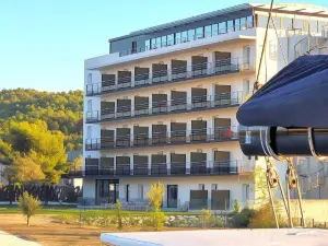 GOLDEN TULIP MARTIGUES - PROVENCE
