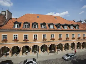 Mamaison le Regina Boutique Hotel