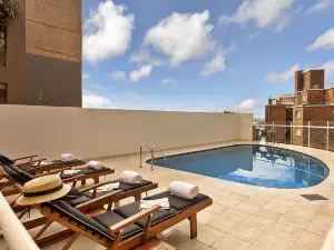 Macleay Hotel