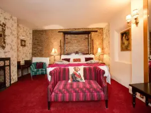 The Rose and Crown Hotel